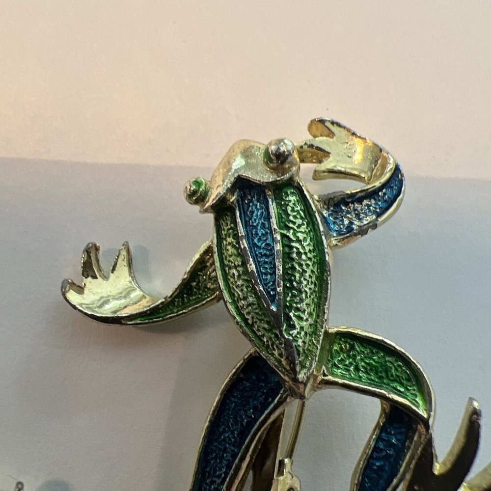 Vintage Gerry's Gold Tone Enamel Frog Brooch Pin Signed - Picture 2 of 6